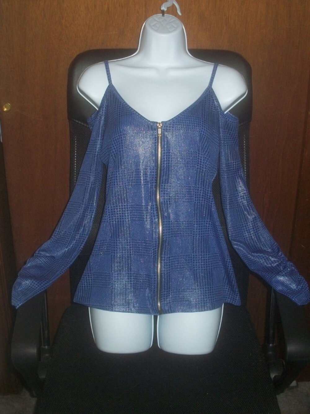 womens wet look cold shoulder shiny top zip up MANDEE size medium